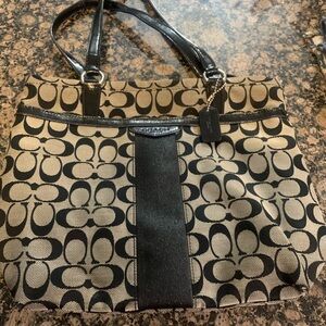 Vintage Coach Black and Tan Signature Shoulder Bag preowned